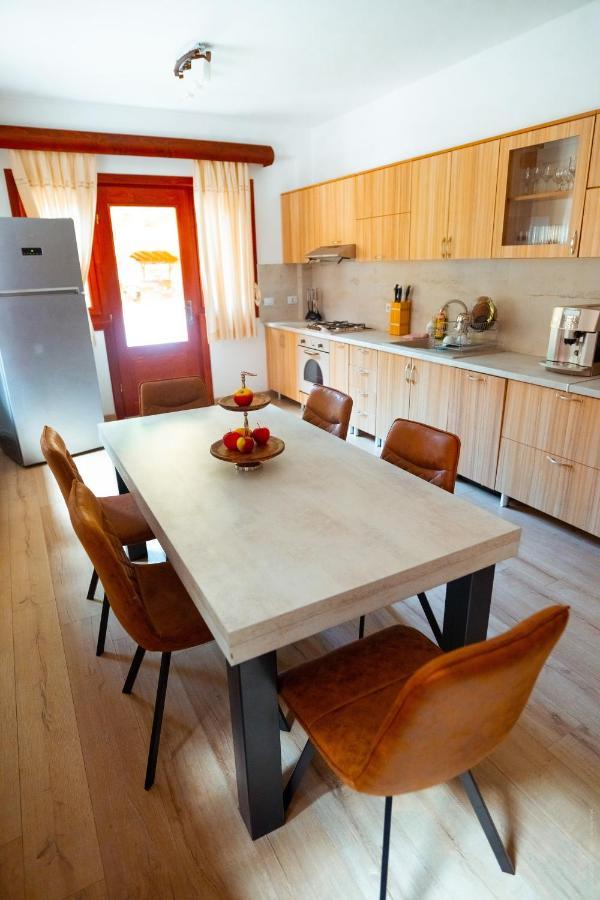 Casa Cheile Dambovicioarei - Cabana 2 Dîmbovicioara エクステリア 写真